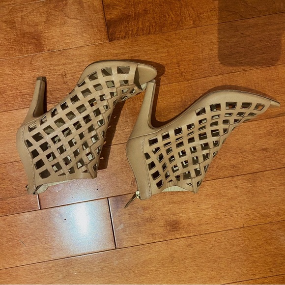 Bruno Premi Leather Cut Out High Heels - Picture 4 of 8